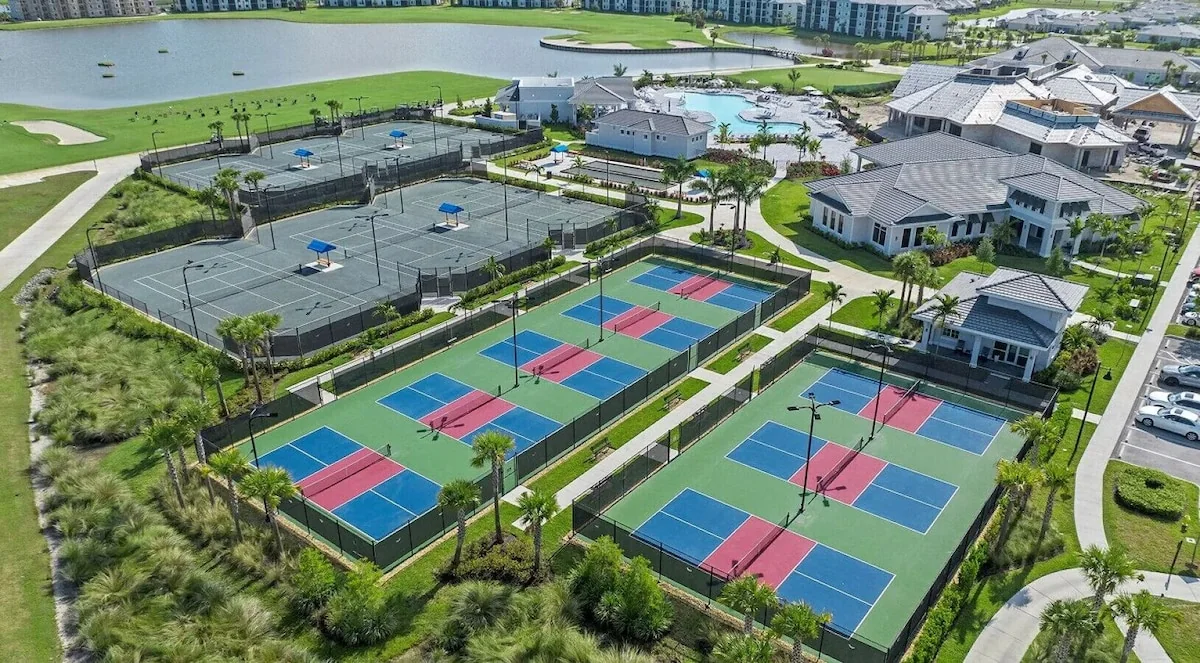 Pickleball & tennis courts at The National
